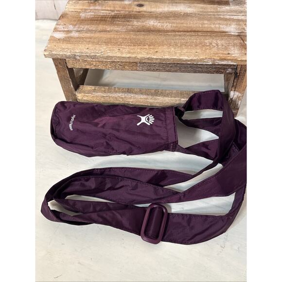 Hydro Flask 20oz Purple Burgundy Thin Carry Sling - Picture 6 of 6